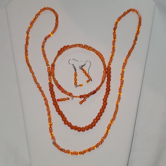 Little Orange Beads 🎉 - Picture 3 of 4